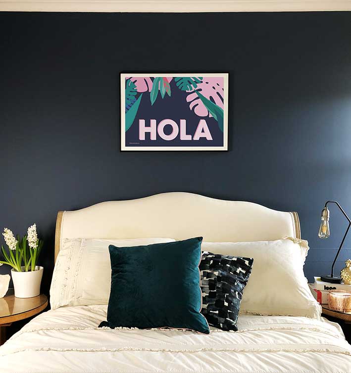 HOLA tropical print in bedroom