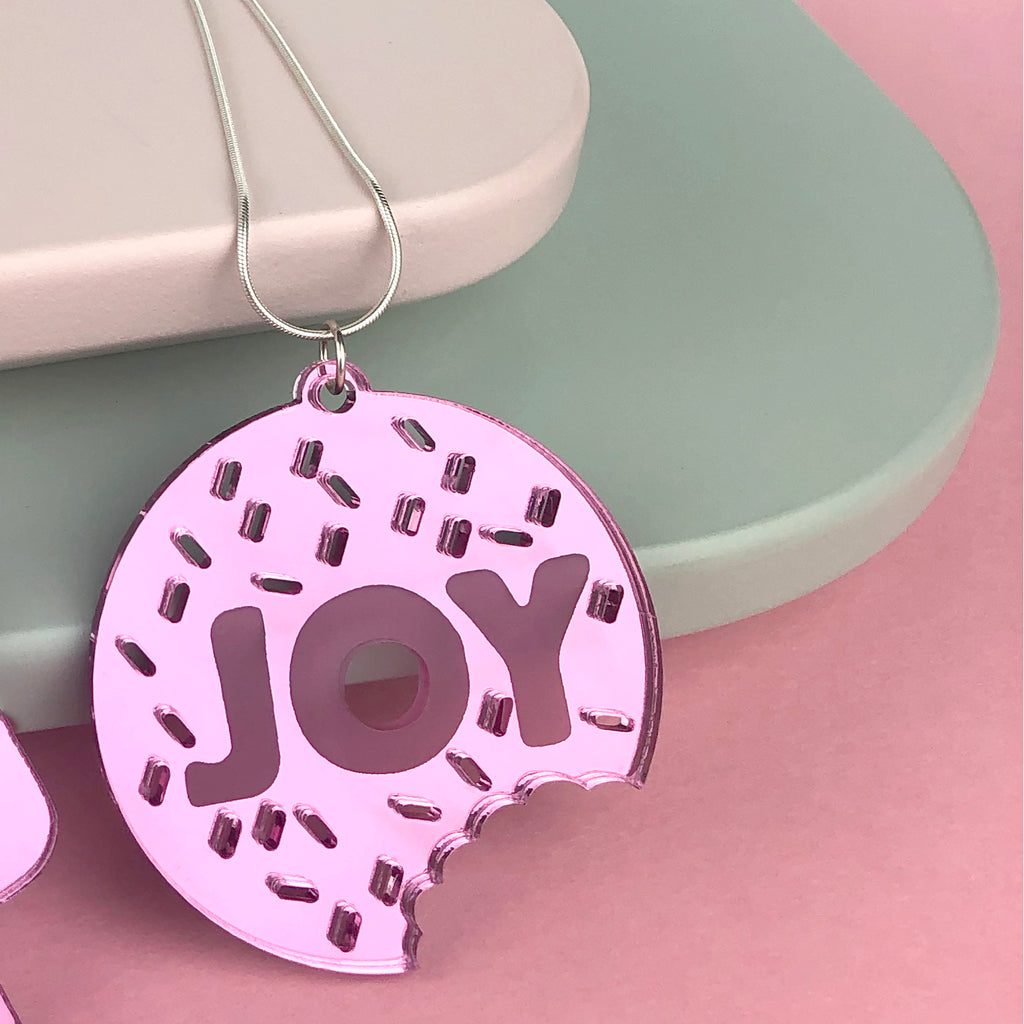Joy doughnut necklace - mirror pink